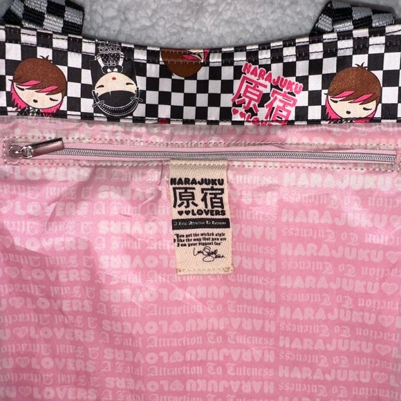 🩷🖤Harajuku Lovers checkered tote bag “a fatal attraction to cuteness” zipper - Picture 5 of 12